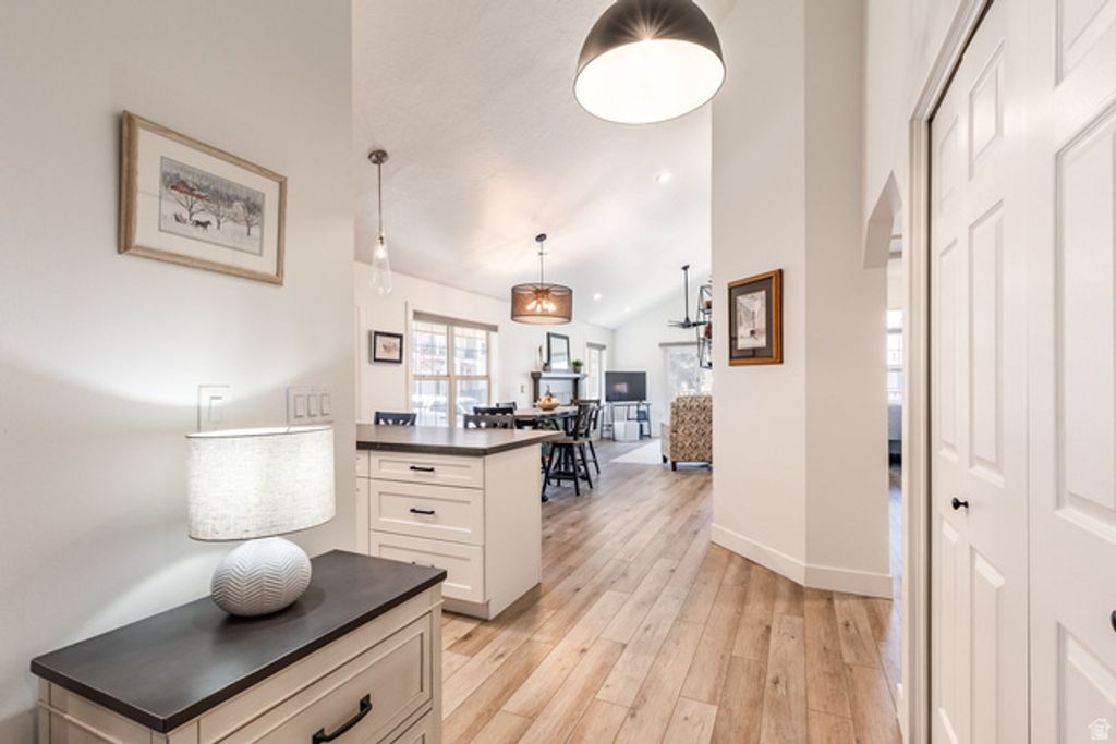 Image 2 of property listing at 1029 ZERMATT DR #8, Midway, UT 84049