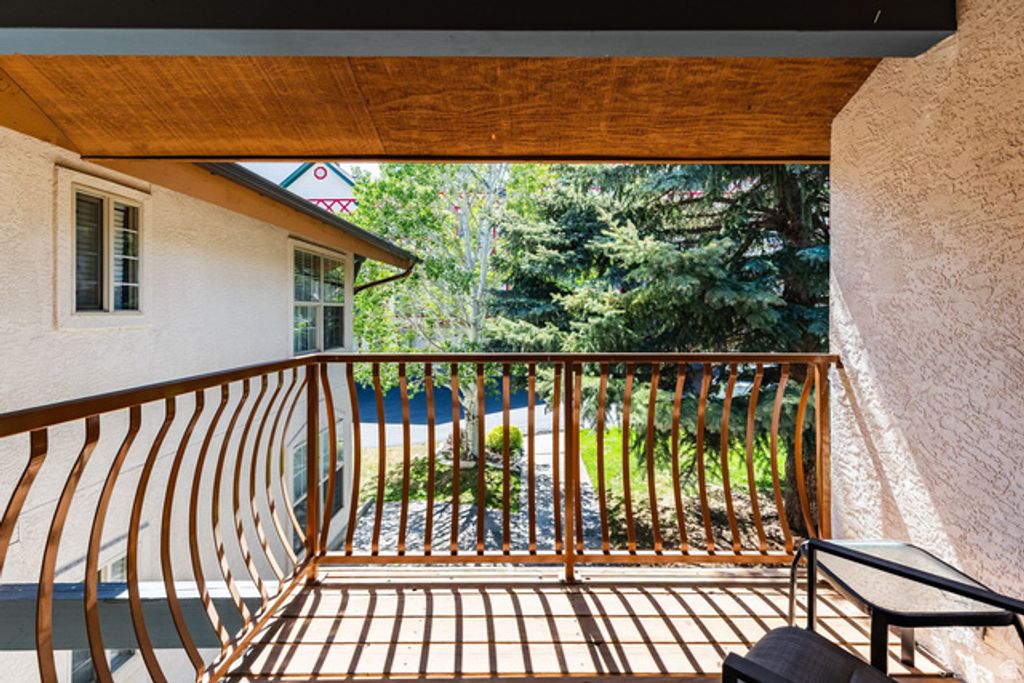Image 16 of property listing at 1029 ZERMATT DR #8, Midway, UT 84049