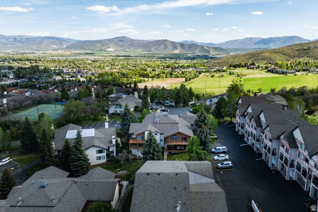 Image 18 of property listing at 1029 ZERMATT DR #8, Midway, UT 84049