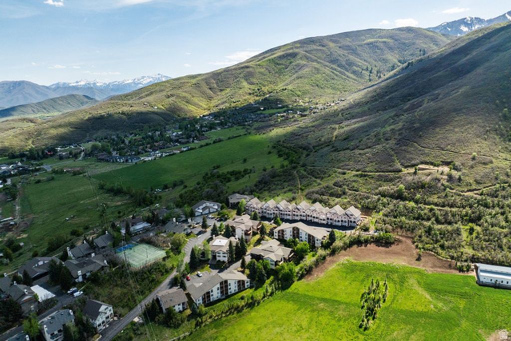 Image 20 of property listing at 1029 ZERMATT DR #8, Midway, UT 84049