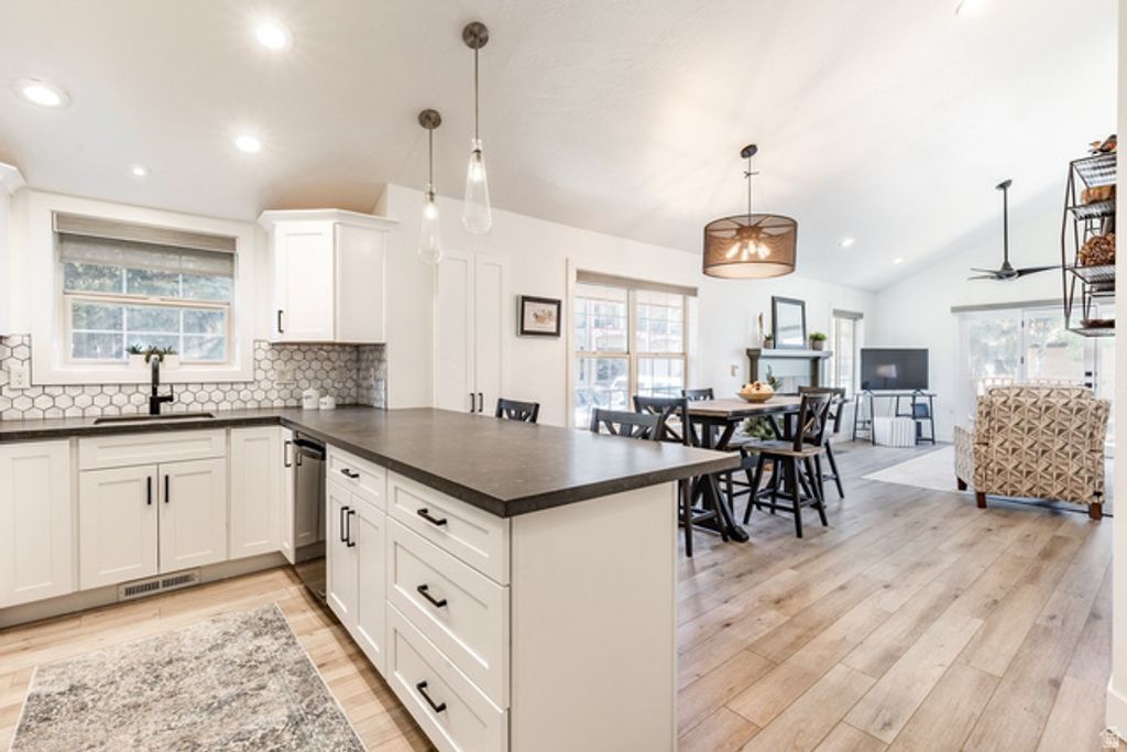 Image 3 of property listing at 1029 ZERMATT DR #8, Midway, UT 84049