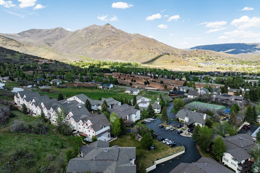 Image 21 of property listing at 1029 ZERMATT DR #8, Midway, UT 84049