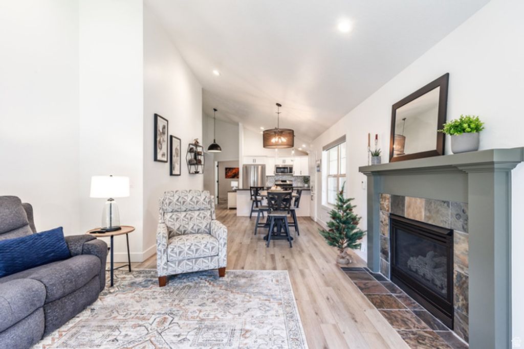 Image 7 of property listing at 1029 ZERMATT DR #8, Midway, UT 84049