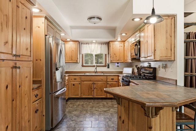28411 N Short Rd, Deer Park, WA 99006
