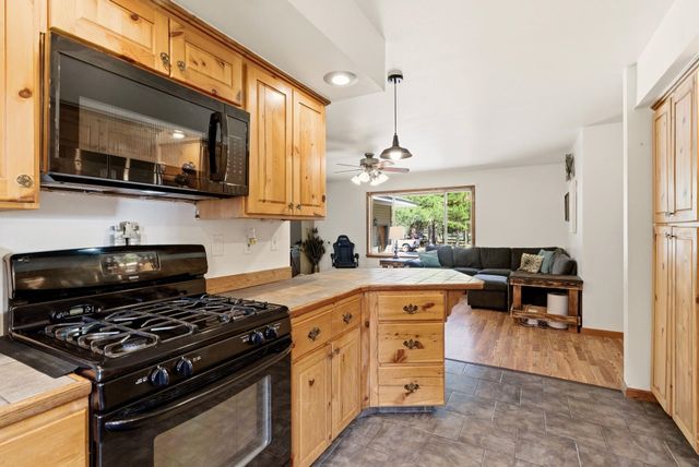28411 N Short Rd, Deer Park, WA 99006