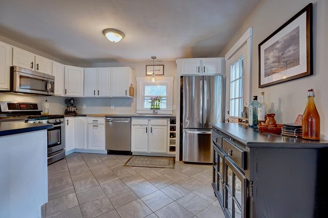 15 Arbor St # 1, Exeter, NH 03833