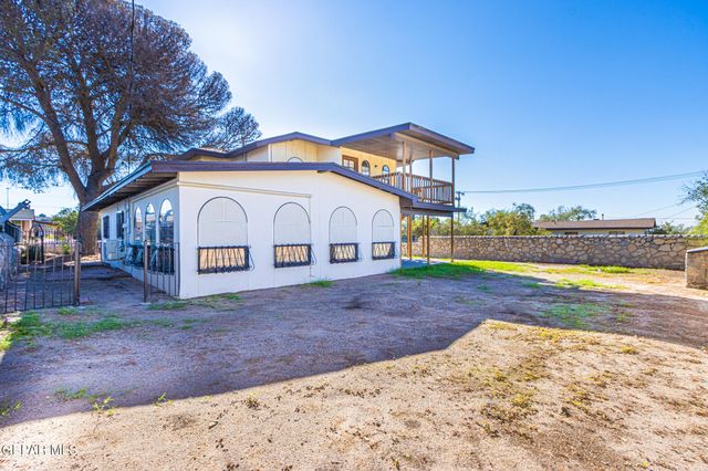 1017 LARIAT Street, El Paso, TX 79915