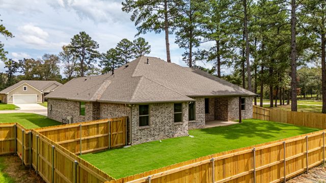 12124 Pinecrest Drive, Flint, TX 75762
