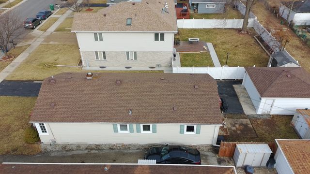 7827 Meade Avenue, Burbank, IL 60459