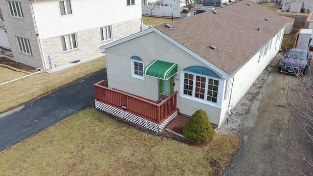 7827 Meade Avenue, Burbank, IL 60459