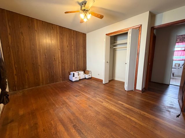 7827 Meade Avenue, Burbank, IL 60459