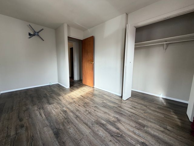 7827 Meade Avenue, Burbank, IL 60459