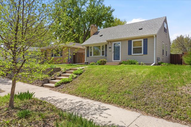 5512 35th Avenue S, Minneapolis, MN 55417