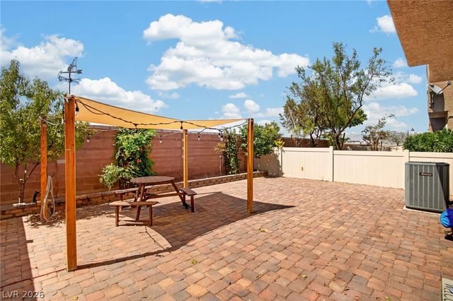 6749 Lookout Lodge Lane 2, North Las Vegas, NV 89084