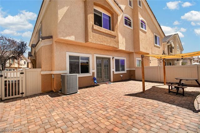 6749 Lookout Lodge Lane 2, North Las Vegas, NV 89084