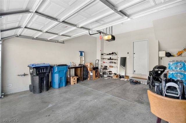 6749 Lookout Lodge Lane 2, North Las Vegas, NV 89084