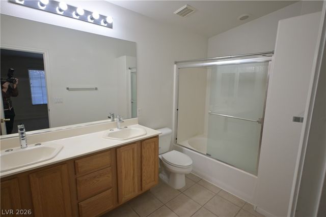 7270 Diamond Canyon Lane 202, Las Vegas, NV 89149