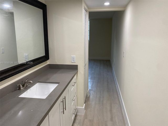 10985 SW 107th St 212, Miami, FL 33176