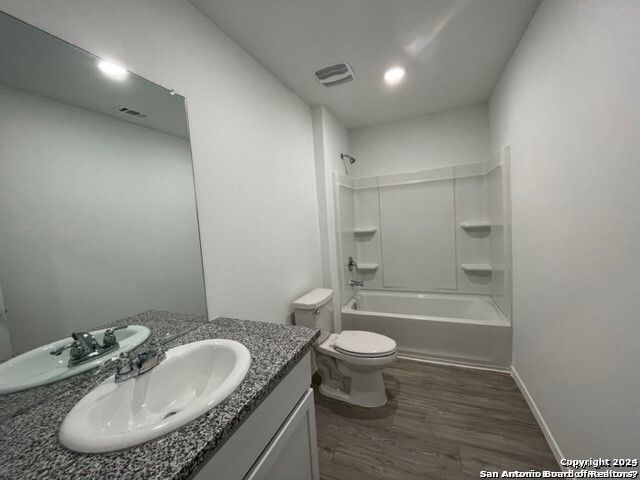 2421 DOUBLE OAK DR, New Braunfels, TX 78130