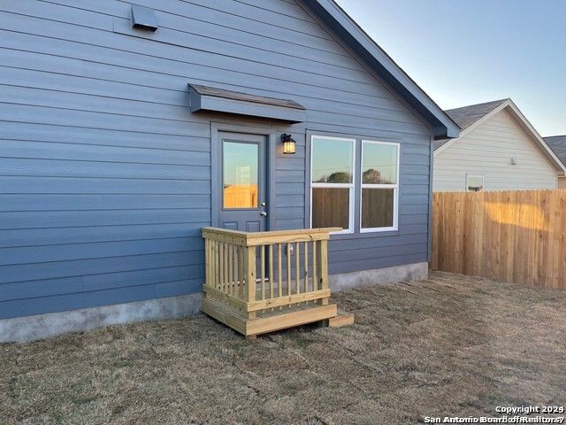 2421 DOUBLE OAK DR, New Braunfels, TX 78130