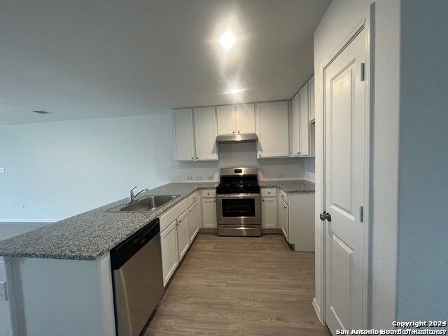 2421 DOUBLE OAK DR, New Braunfels, TX 78130