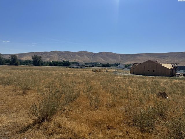5811 S Moore Rd Lot 1, Prosser, WA 99350