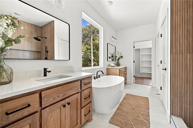 1 Lockton Drive, Bella Vista, AR 72714