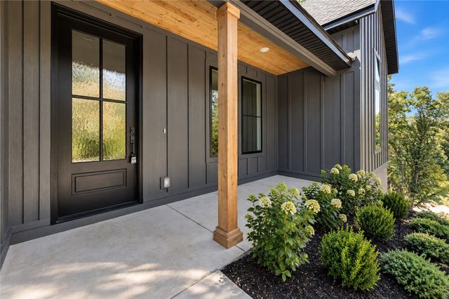 1 Lockton Drive, Bella Vista, AR 72714