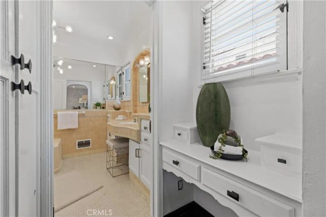 6237-and 6239 W 6th Street, Los Angeles, CA 90048