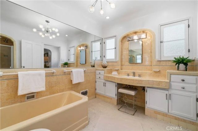 6237-and 6239 W 6th Street, Los Angeles, CA 90048