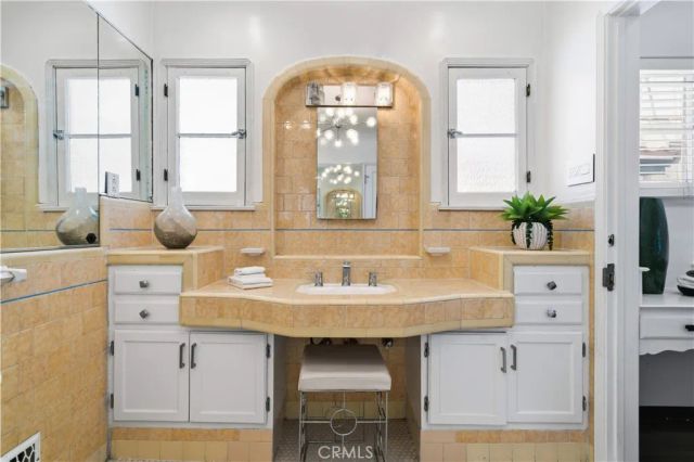 6237-and 6239 W 6th Street, Los Angeles, CA 90048