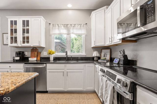 5498 Laurel Crest Run, Noblesville, IN 46062
