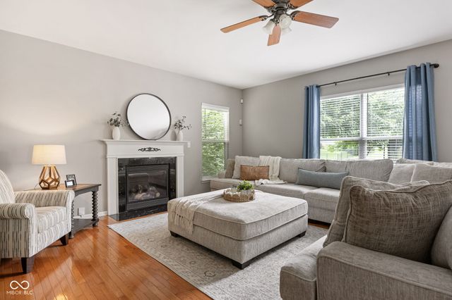 5498 Laurel Crest Run, Noblesville, IN 46062