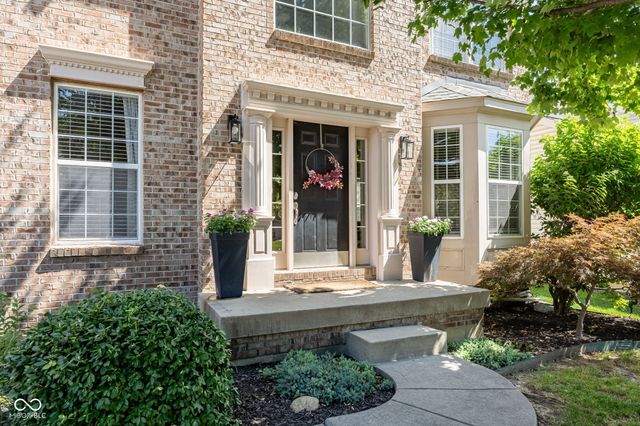5498 Laurel Crest Run, Noblesville, IN 46062