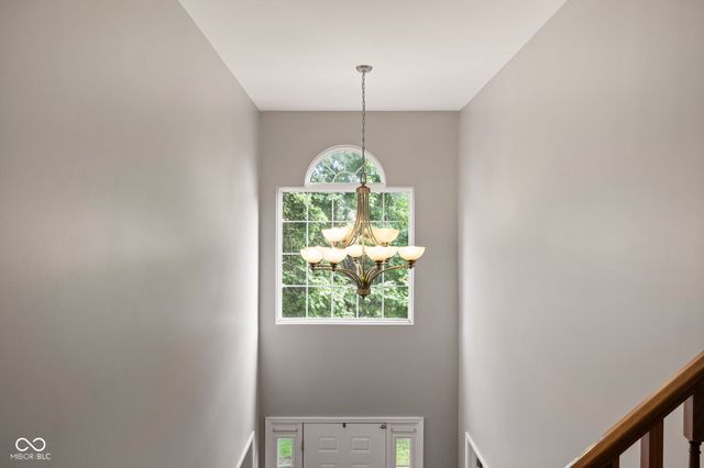 5498 Laurel Crest Run, Noblesville, IN 46062