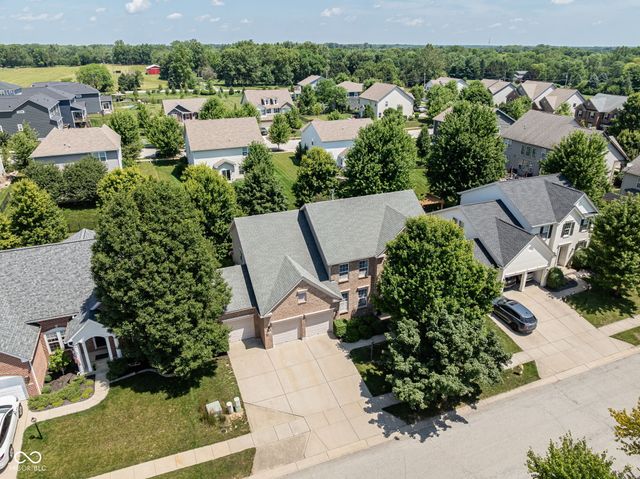 5498 Laurel Crest Run, Noblesville, IN 46062