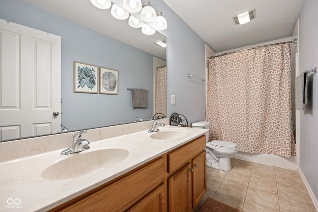 5498 Laurel Crest Run, Noblesville, IN 46062