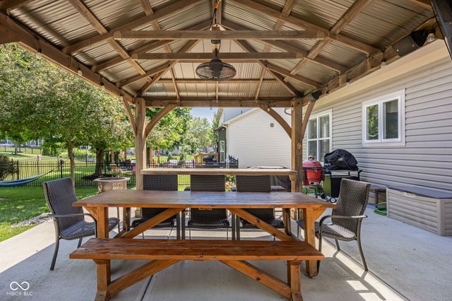 5498 Laurel Crest Run, Noblesville, IN 46062