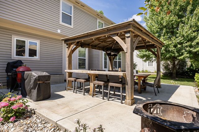 5498 Laurel Crest Run, Noblesville, IN 46062