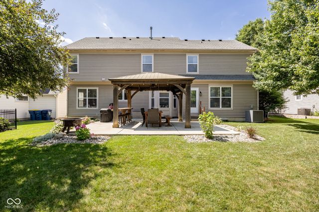 5498 Laurel Crest Run, Noblesville, IN 46062