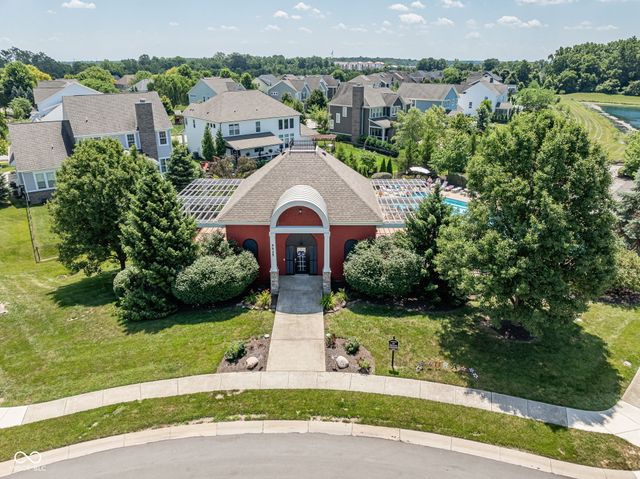 5498 Laurel Crest Run, Noblesville, IN 46062