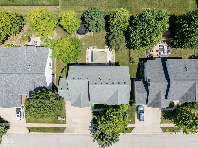 5498 Laurel Crest Run, Noblesville, IN 46062