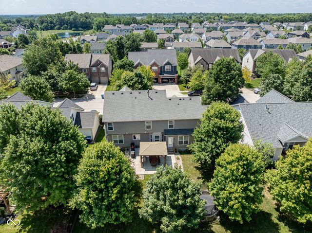 5498 Laurel Crest Run, Noblesville, IN 46062