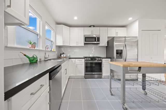 1538 20th Ave, Oakland, CA 94606