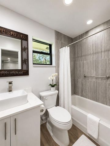 3295 Cocoplum Circle 3323, Coconut Creek, FL 33063