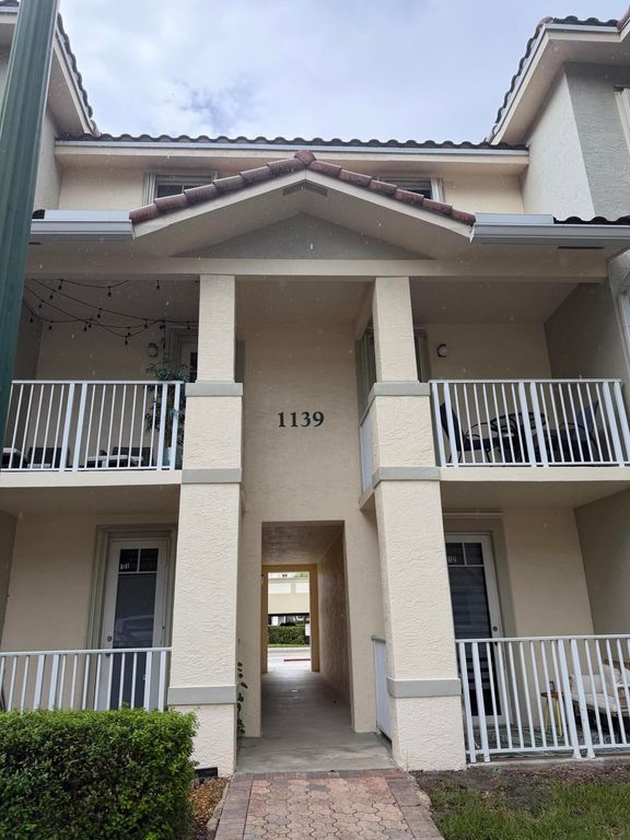 1139 TOWN CENTER Drive 25, Jupiter, FL 33458