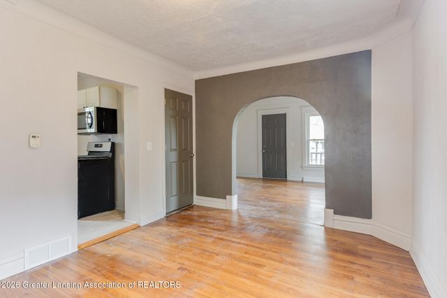 1133 Chelsea Avenue, Lansing, MI 48915