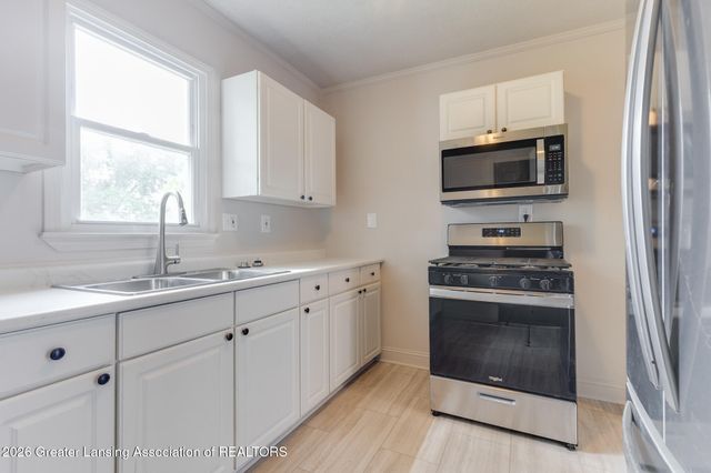 1133 Chelsea Avenue, Lansing, MI 48915