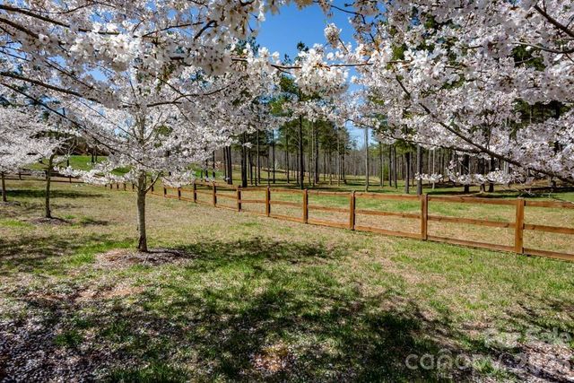 1211 Mountain Vista Drive, Nebo, NC 28761