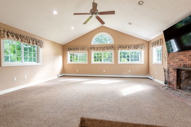 289 Morgan St, South Hadley, MA 01075